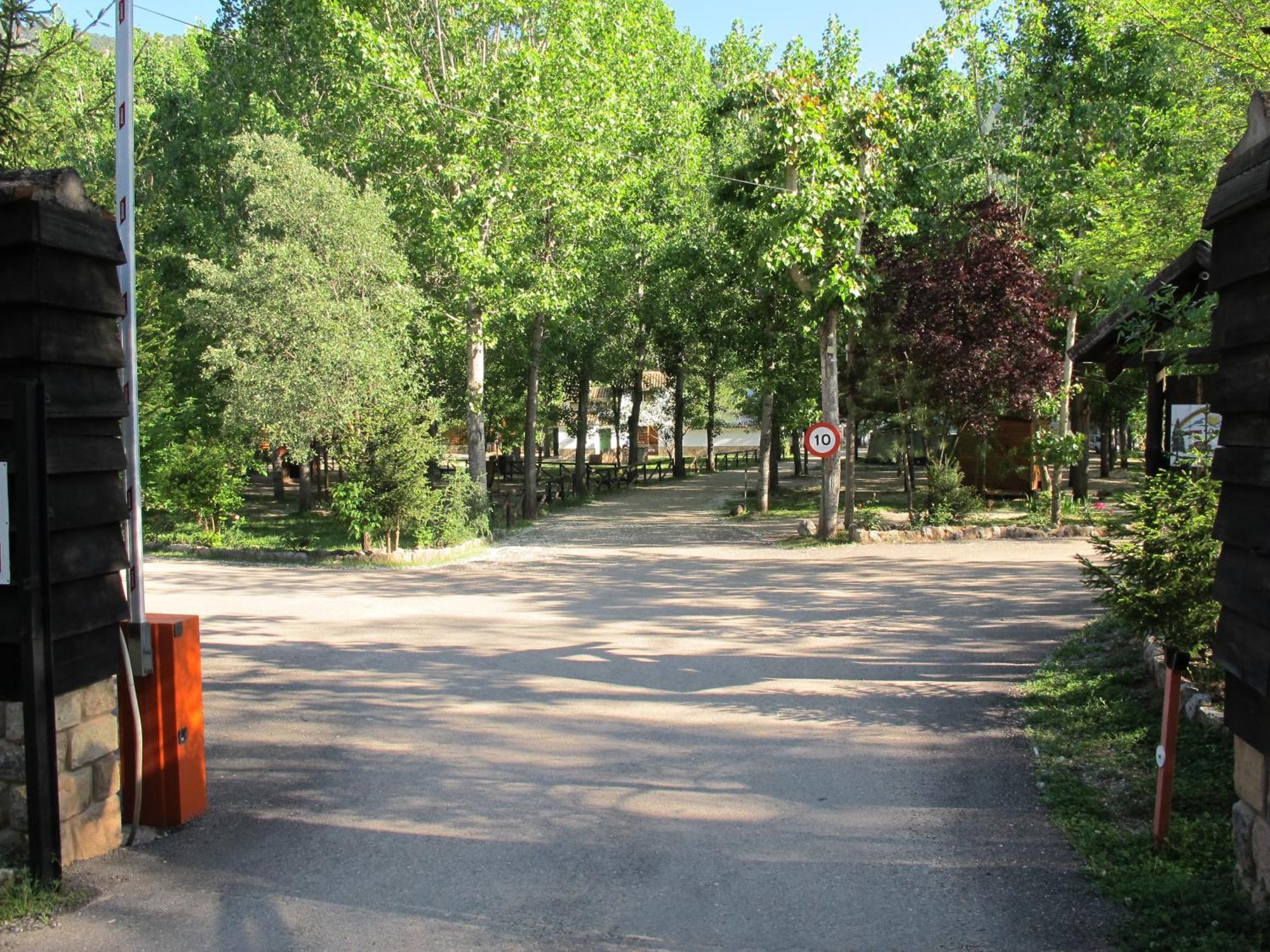 Camping Rural Llanos De Arance Coto Rios Luaran gambar